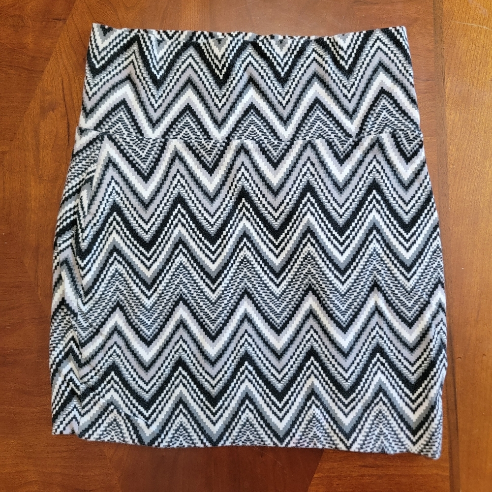 Lily Rose Black and White Mini Skirt Size Medium